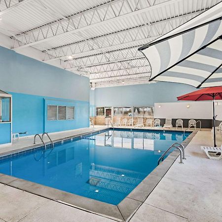 Quality Inn & Suites Near I-480 And I-29 Каунсъл Блъфс Екстериор снимка