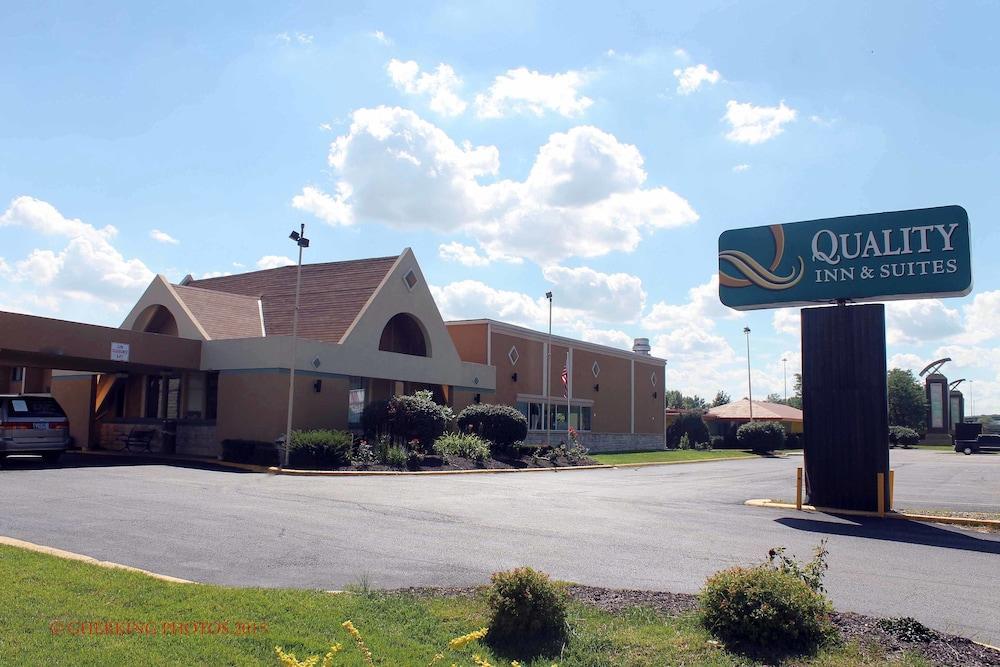 Quality Inn & Suites Near I-480 And I-29 Каунсъл Блъфс Екстериор снимка