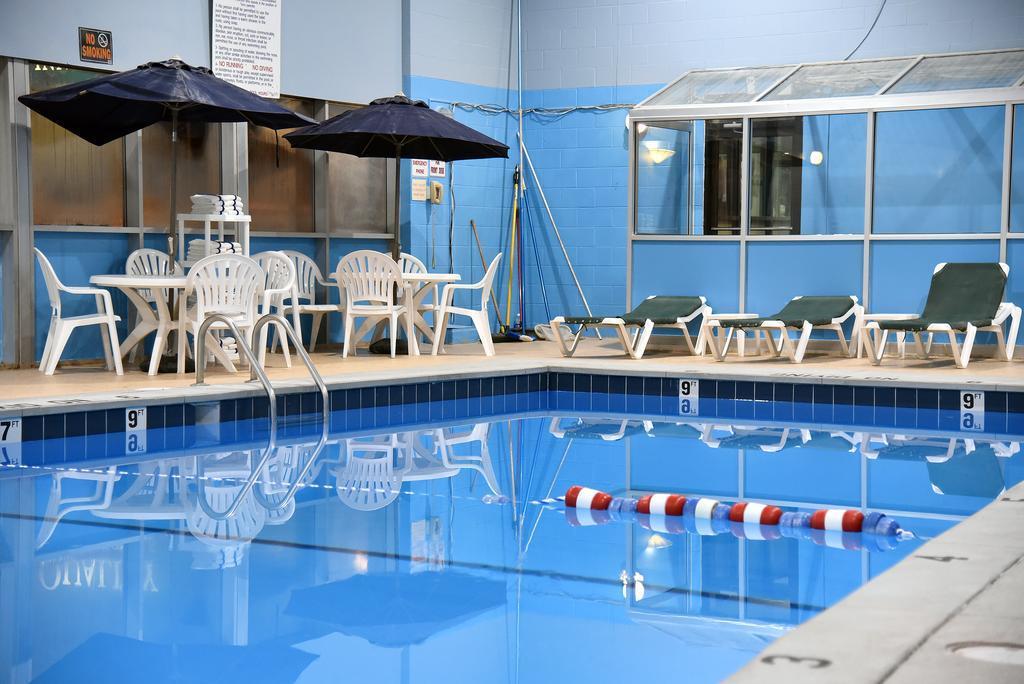 Quality Inn & Suites Near I-480 And I-29 Каунсъл Блъфс Екстериор снимка