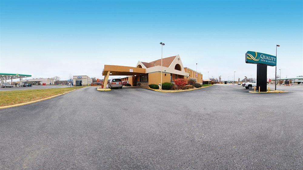 Quality Inn & Suites Near I-480 And I-29 Каунсъл Блъфс Екстериор снимка