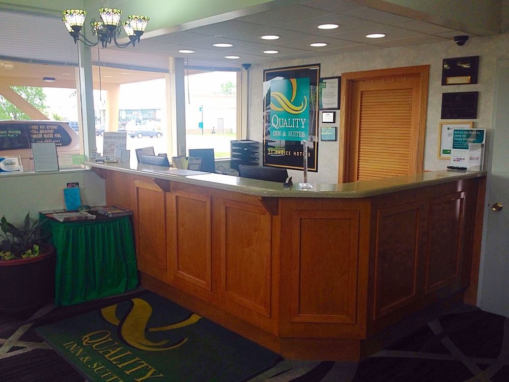 Quality Inn & Suites Near I-480 And I-29 Каунсъл Блъфс Екстериор снимка