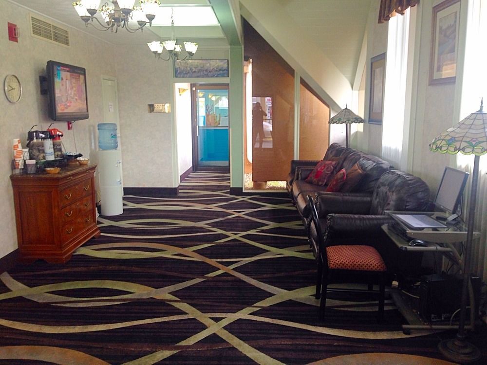 Quality Inn & Suites Near I-480 And I-29 Каунсъл Блъфс Екстериор снимка
