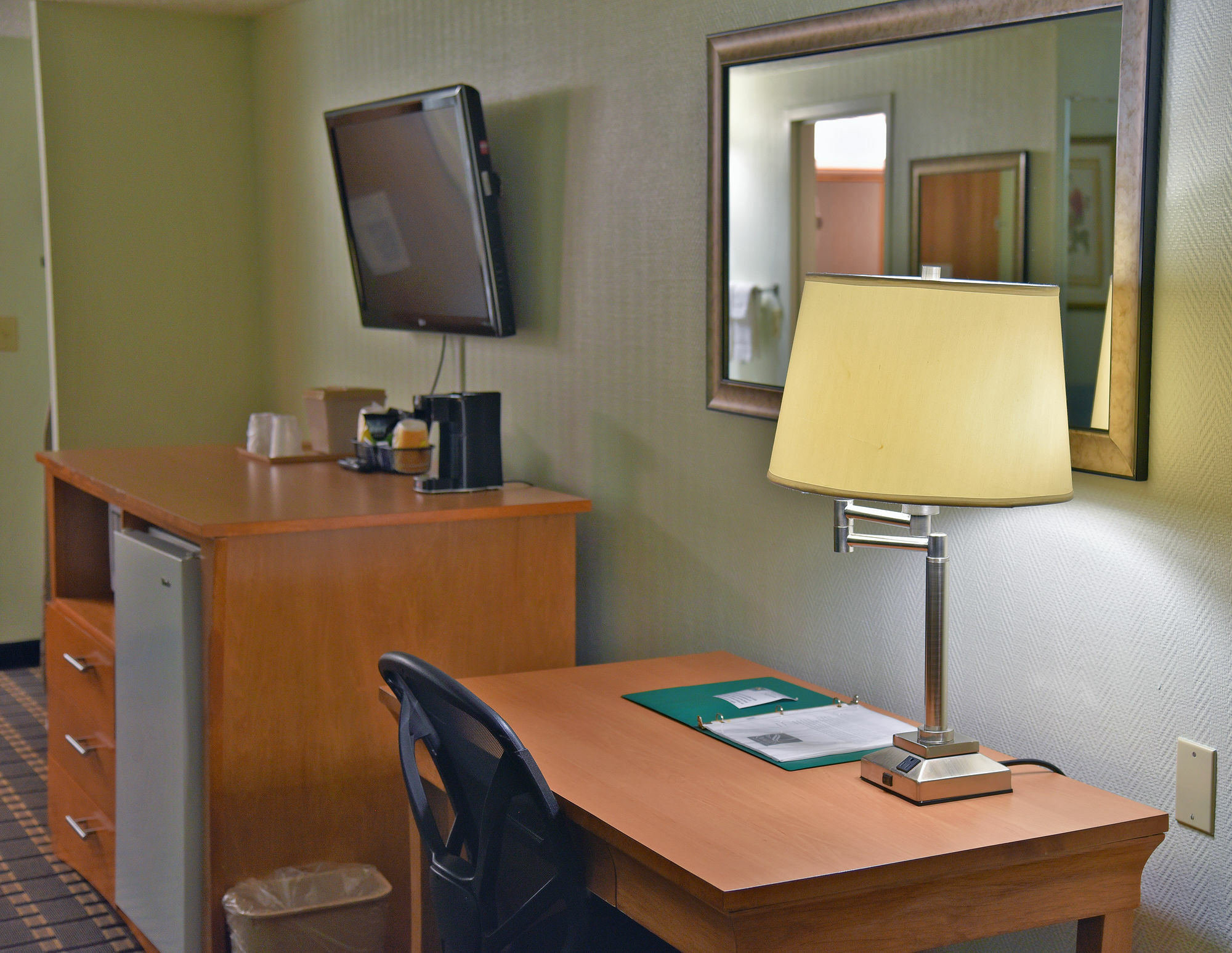 Quality Inn & Suites Near I-480 And I-29 Каунсъл Блъфс Екстериор снимка